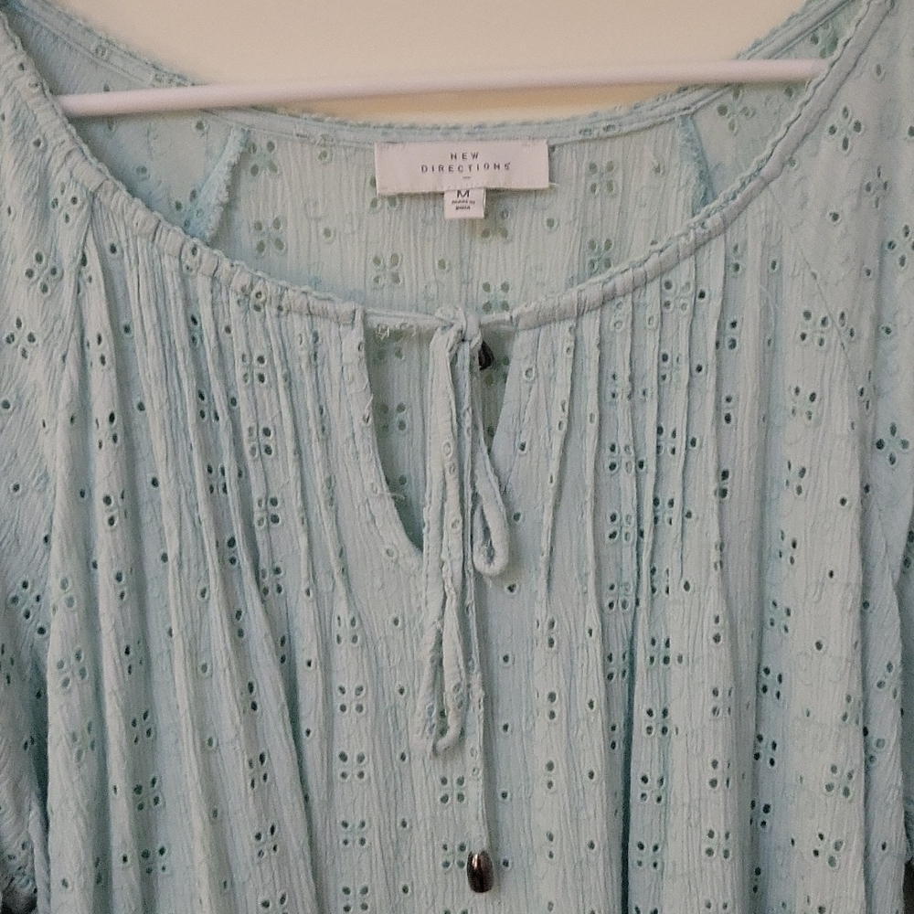 NEW DIRECTIONS Eyelet Peasant Tie Neckline Cottage Coquette Blouse - Picture 4 of 9